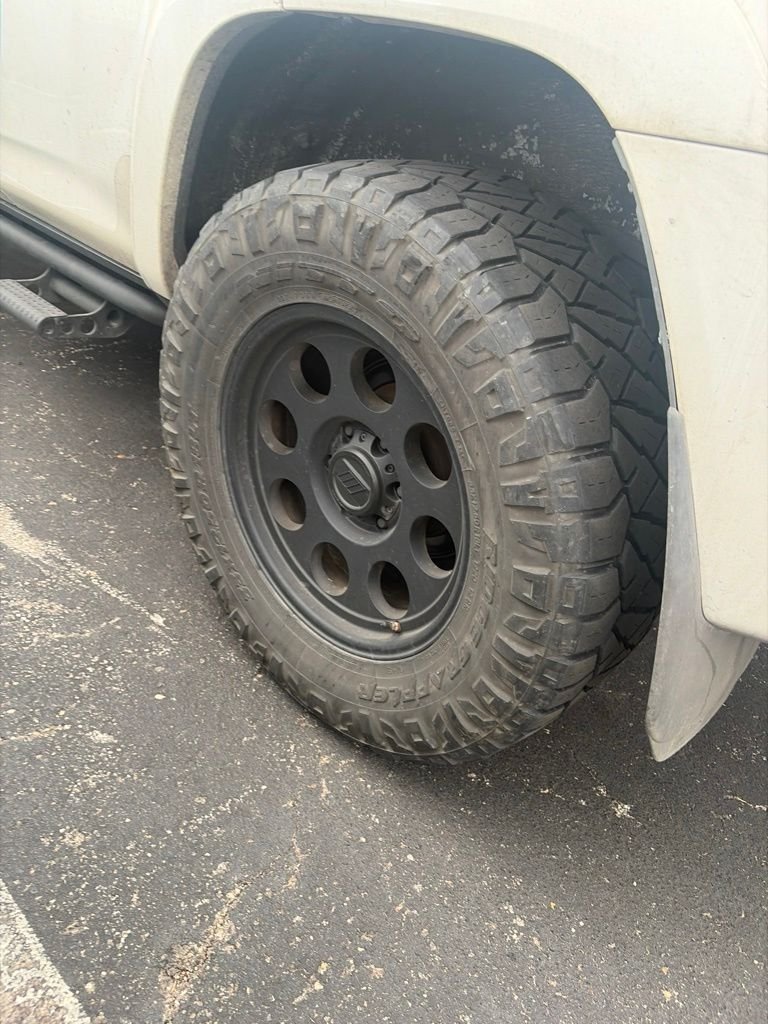 Used 2018 White Toyota TRD Off-Road Premium image 10