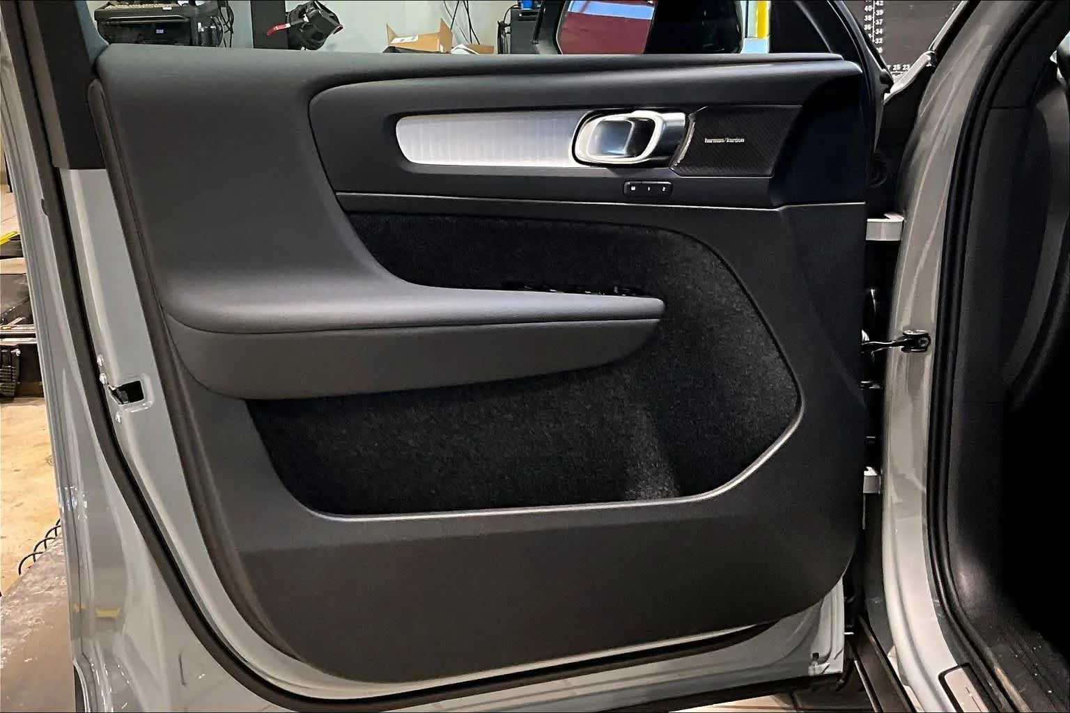 New 2026 Vapour Grey Volvo Ultra image 11