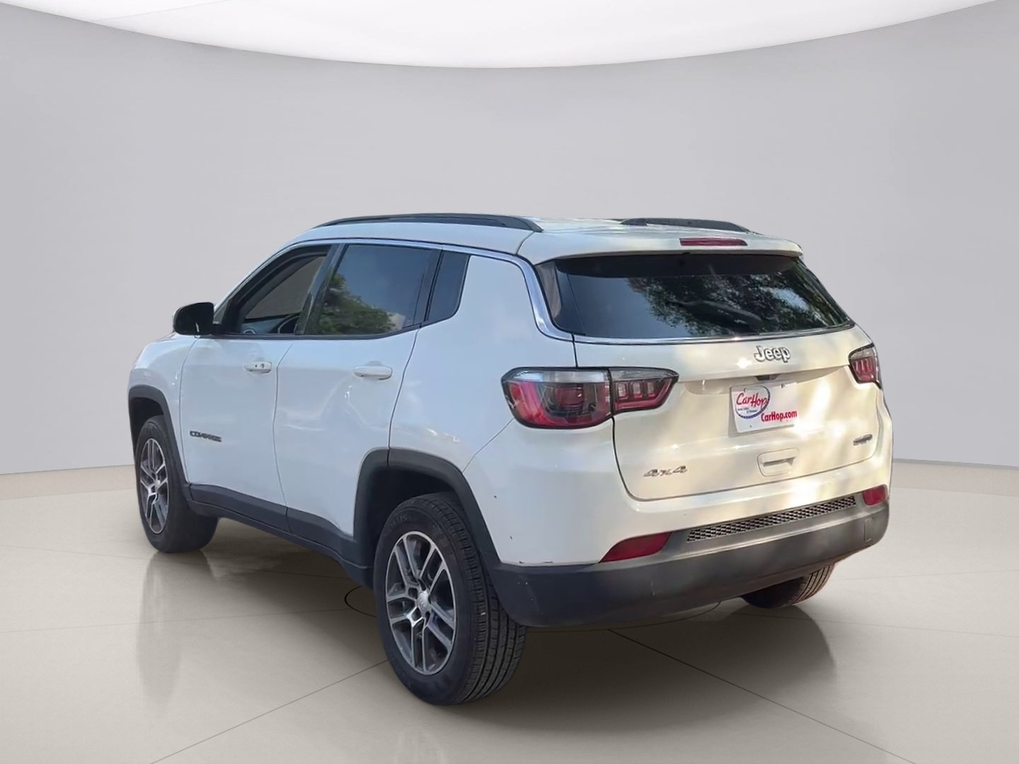 Used 2017 White Jeep LATITUDE image 7