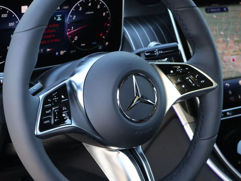 New 2026 Cirrus Silver Metallic Mercedes-Benz GLC 300 image 18