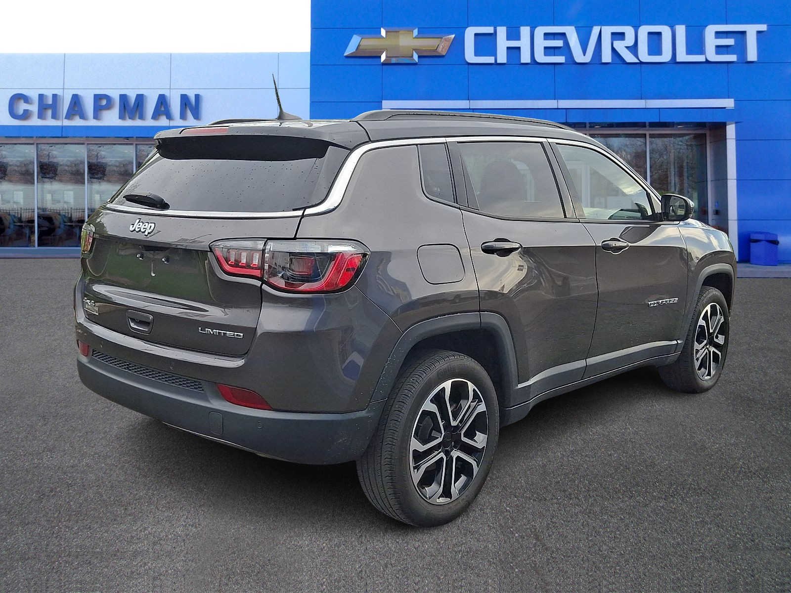 Used 2024 GRAY Jeep Limited image 6