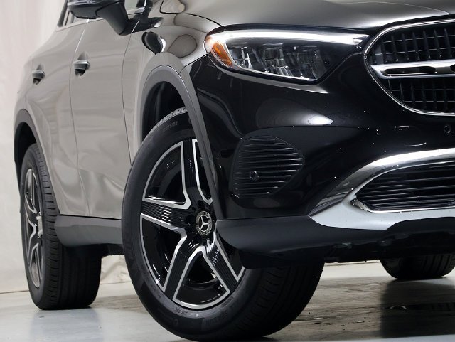 New 2027 Obsidian Black Metallic Mercedes-Benz GLC 300 image 30