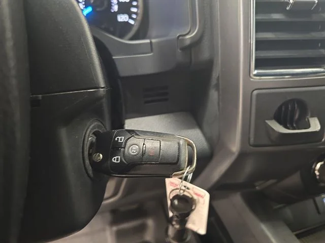 Used 2016 Ingot Silver Metallic Ford XLT image 29