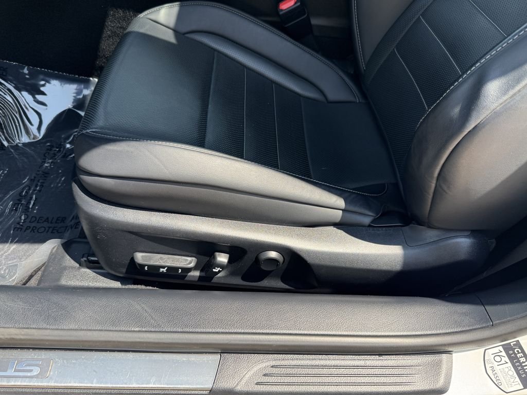Used 2016 White Lexus 300 image 21