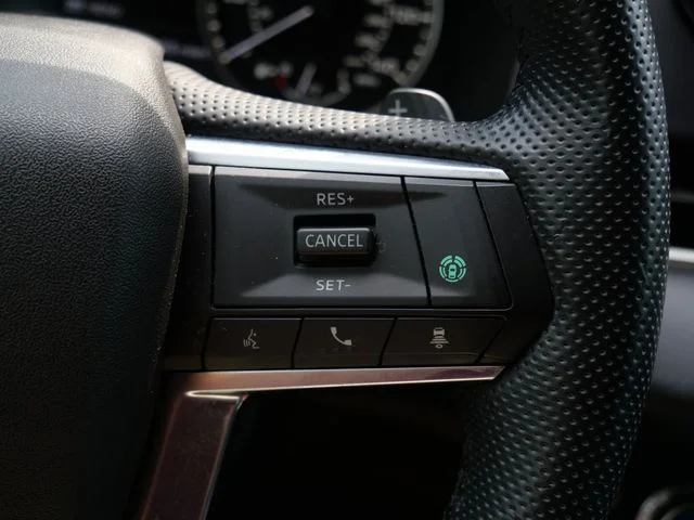 Used 2022 Cosmic Blue Metallic Mitsubishi SEL image 18