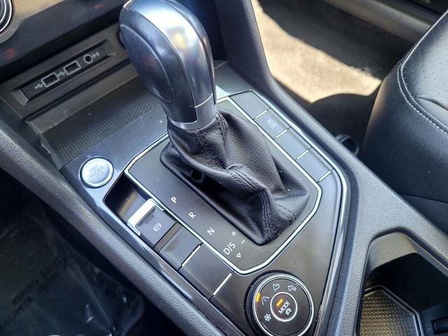 Used 2019  Volkswagen  image 19