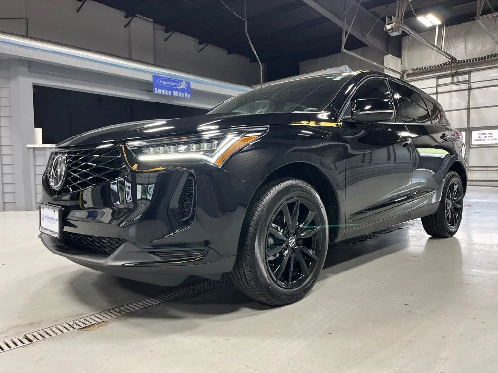 Used 2026 Majestic Black Pearl Acura Base image 3