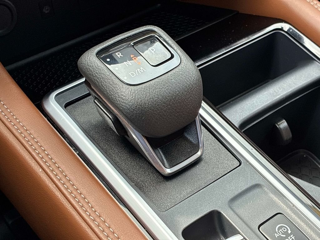 Used 2025 Black Nissan Platinum image 32