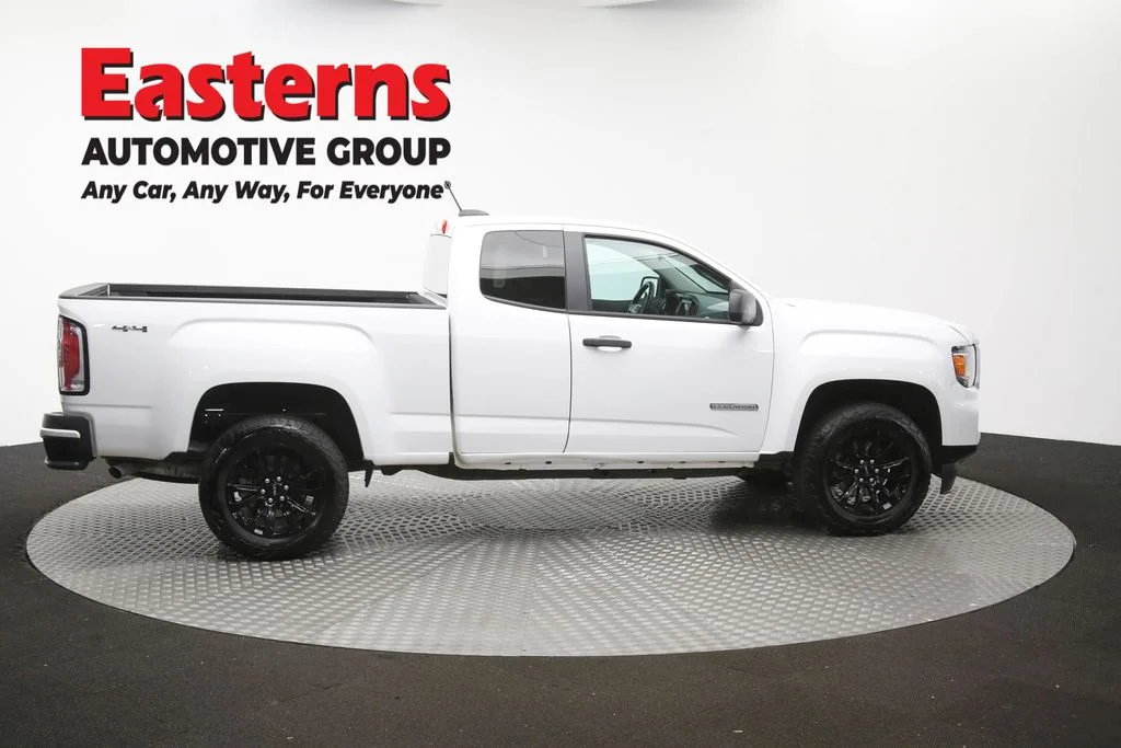 Used 2022 White GMC Elevation Standard image 43
