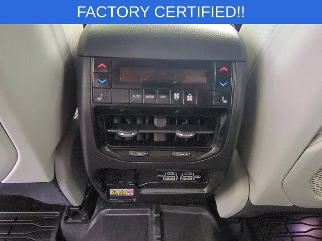 Used 2022 Gray Jeep Summit 4xe image 33
