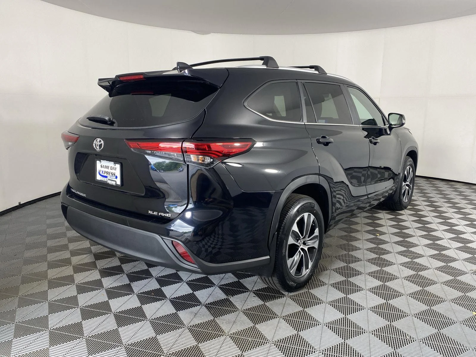 Used 2023 Midnight Black Metallic Toyota XLE image 9