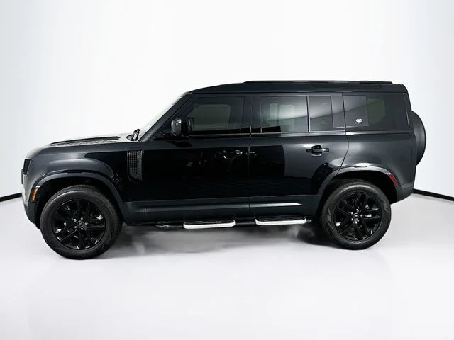 Used 2024  Land Rover S image 8