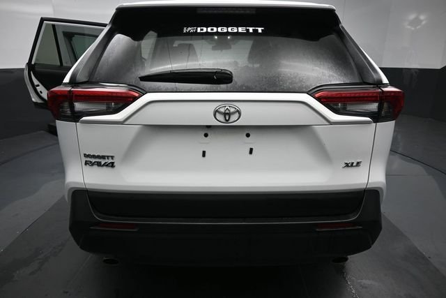 Used 2025 White Toyota XLE image 10
