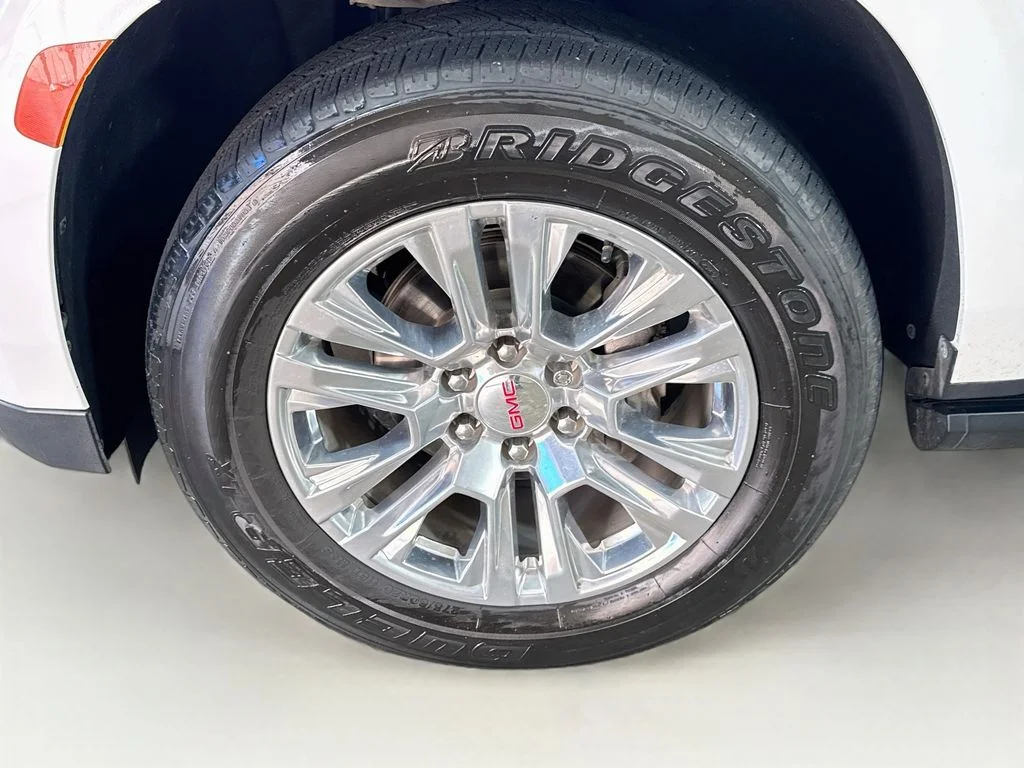 Used 2021 White Frost GMC Denali image 42