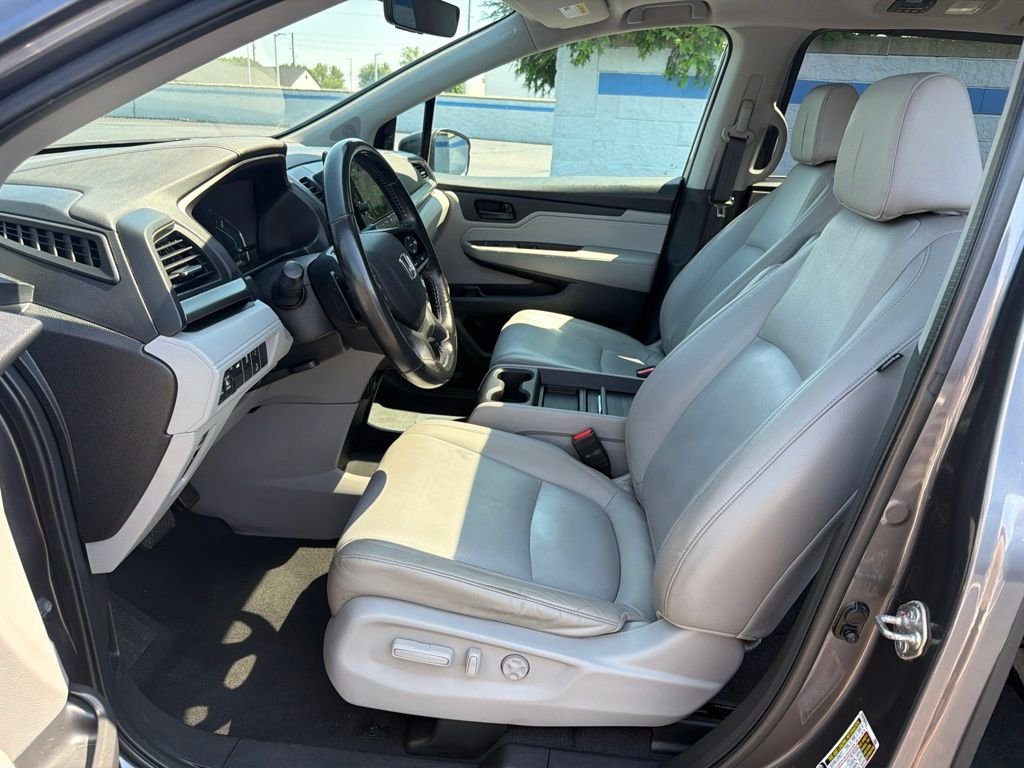 Certified Used 2018 Modern Steel Metallic Honda EX-L image 17