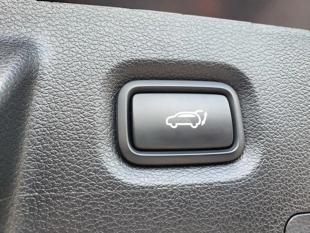 Used 2023 Gray Hyundai SEL image 8