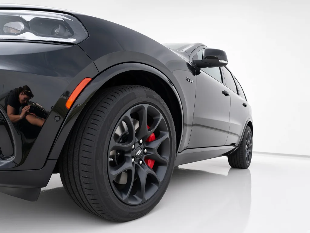 New 2026 Diamond Black Clear-Coat Exterior Paint Dodge R/T 392 Premium image 3