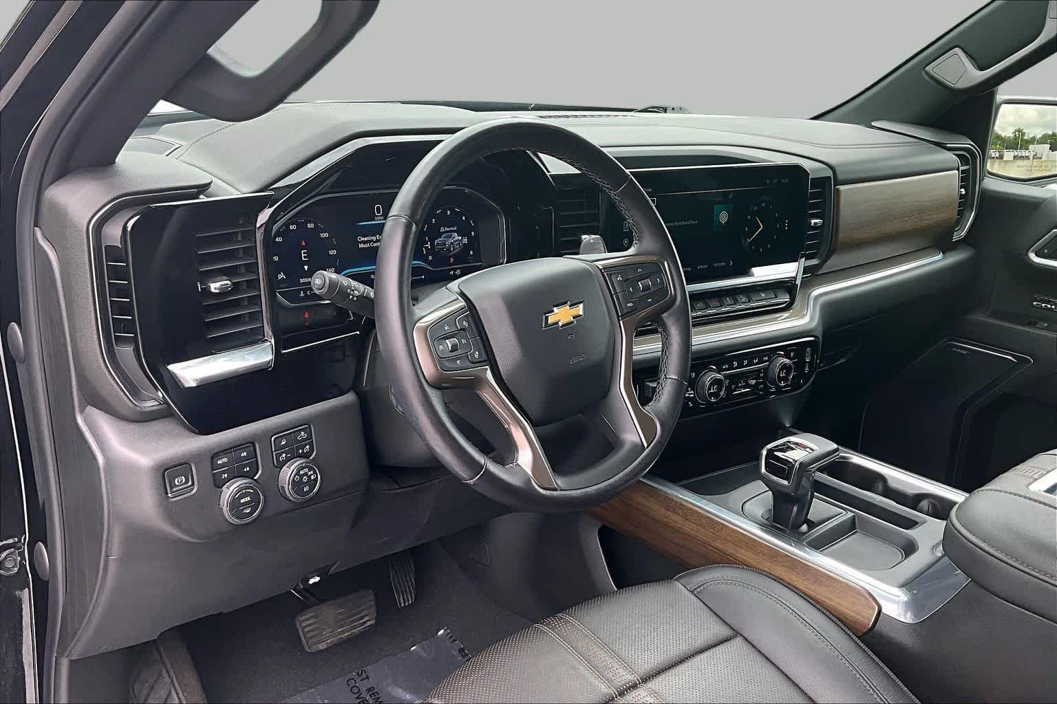 Used 2022 Black Chevrolet High Country image 17