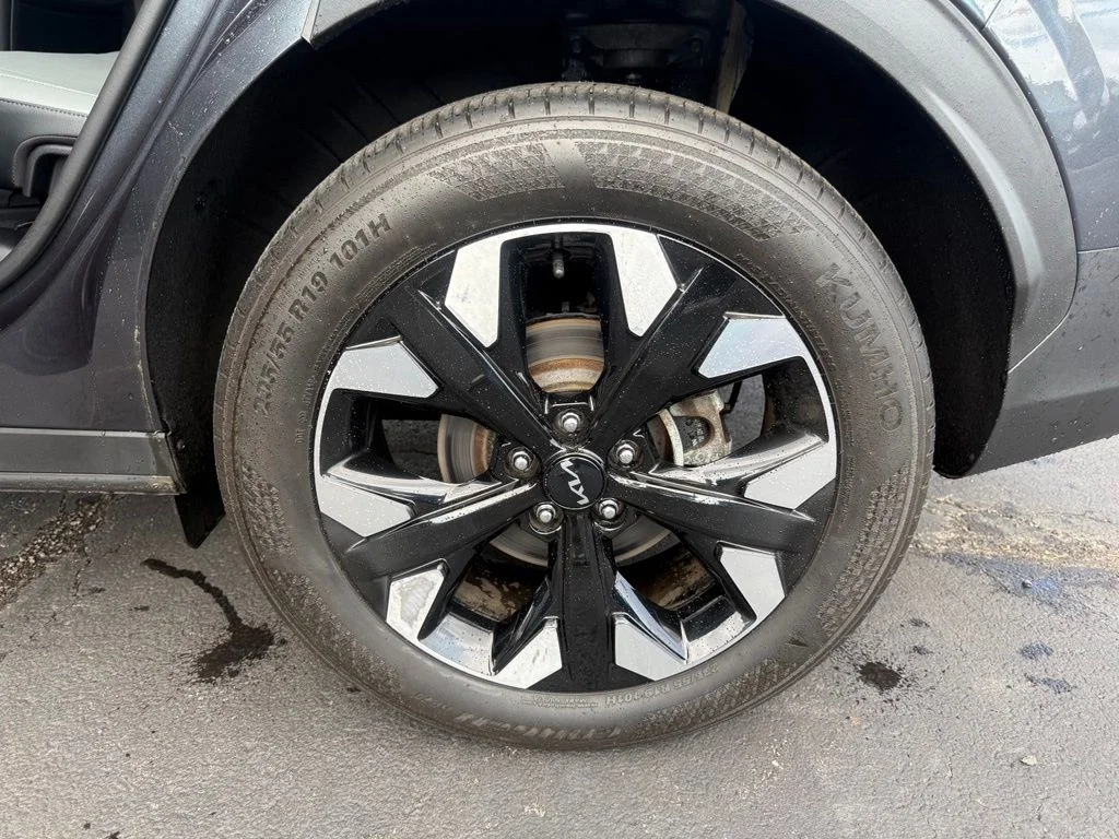 Certified Used 2023 Gray Kia X-Line image 31