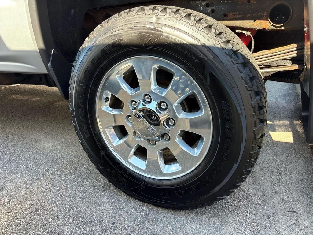 Used 2019 Silver GMC SLE image 32