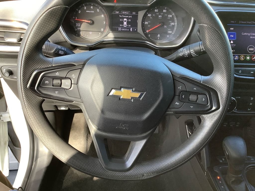 Used 2022 White Chevrolet LT image 9