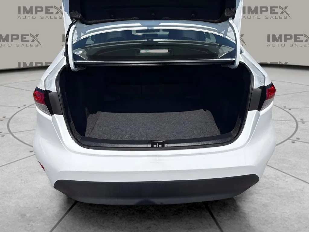 Used 2025 White Toyota LE image 23
