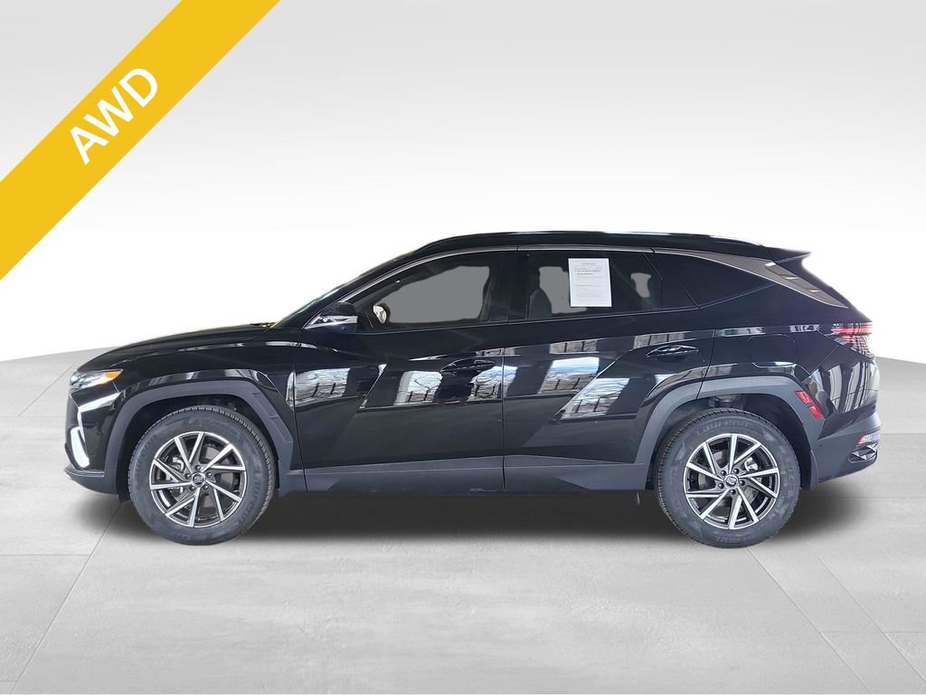 Used 2023 Black Hyundai Limited image 2