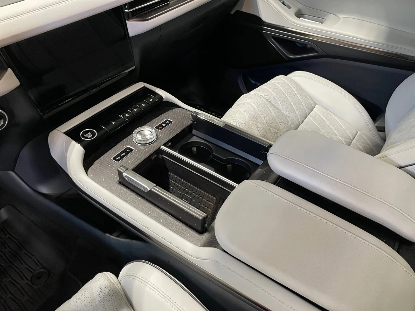 New 2026 Infinite Black Metallic Clearcoat Lincoln Black Label image 14
