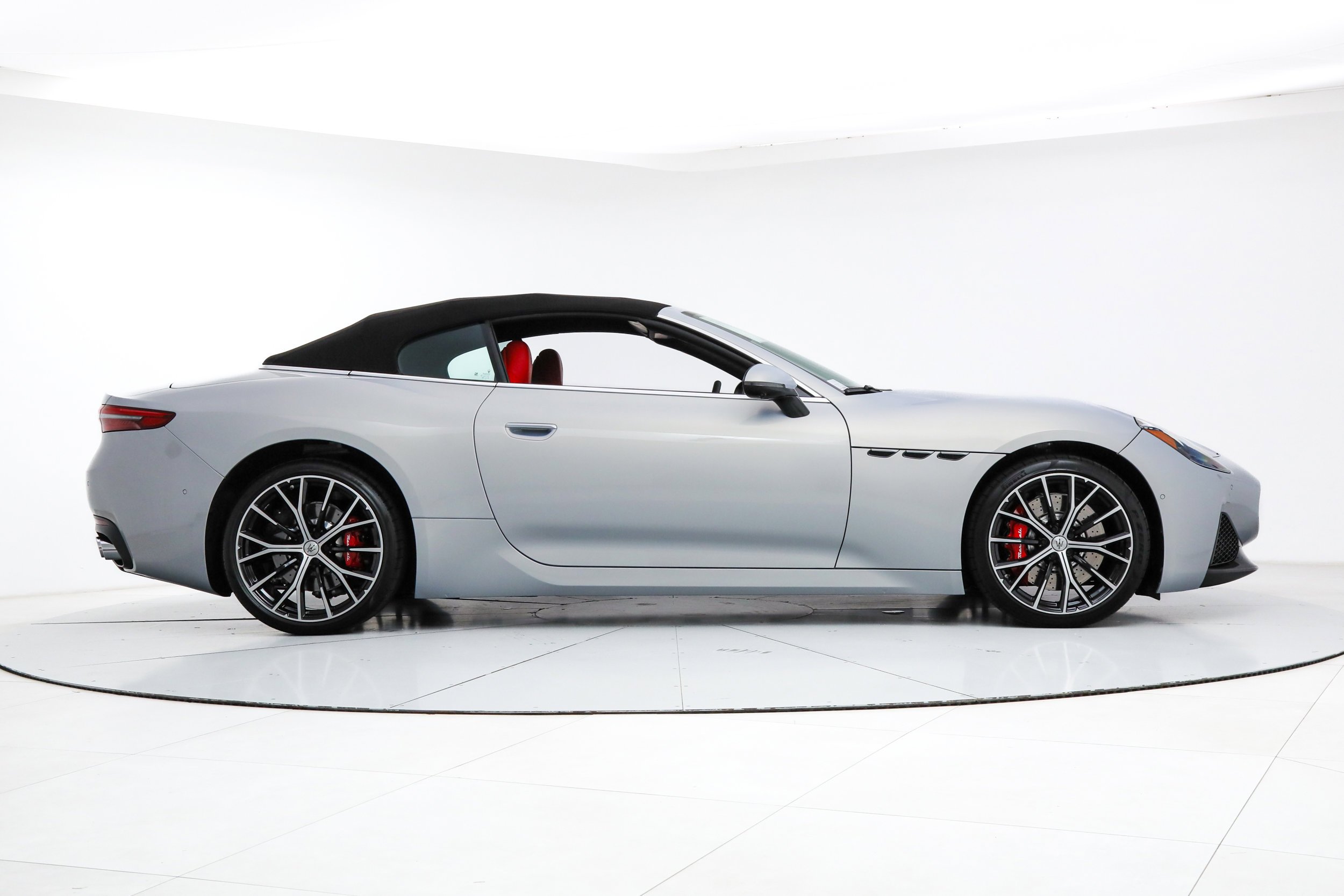 Used 2026 White Maserati  image 5
