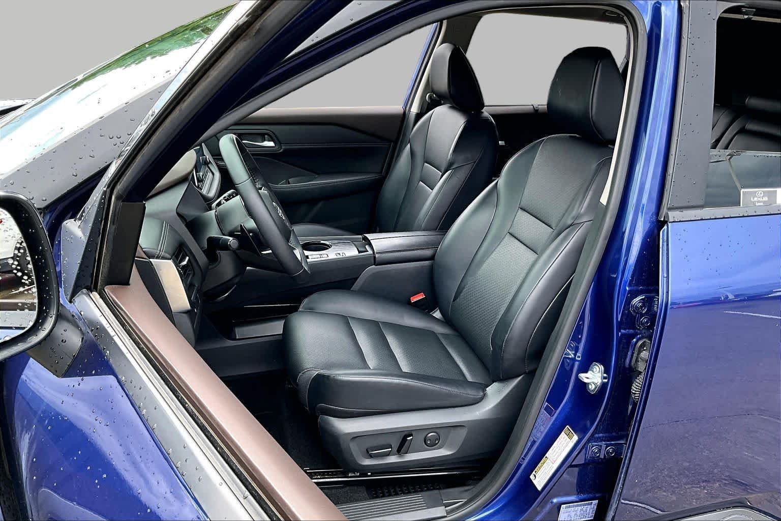 Used 2023 Caspian Blue Metallic Nissan SV image 7