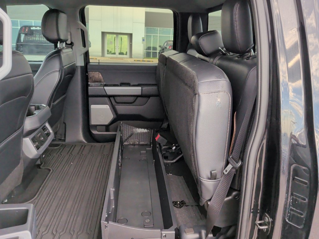 Used 2025 Agate Black Metallic Ford Lariat image 41