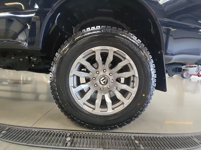 Used 2025 Blue Metallic Ford King Ranch image 26