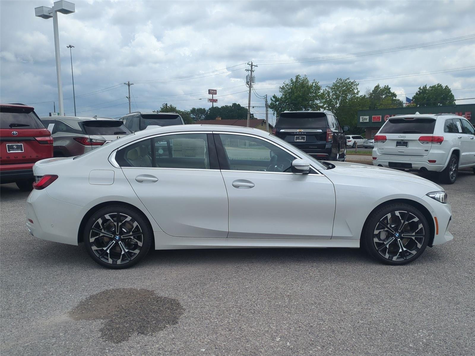 New 2026 Mineral White Metallic BMW 330i xDrive image 6