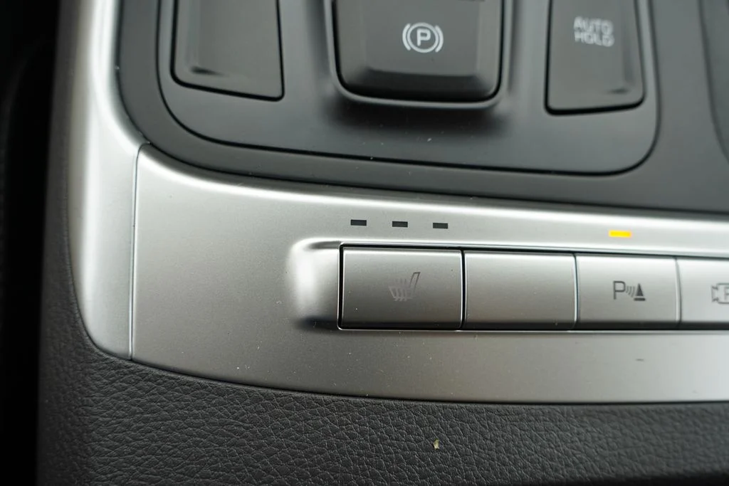New 2027 Snow White Pearl Kia LXS image 16