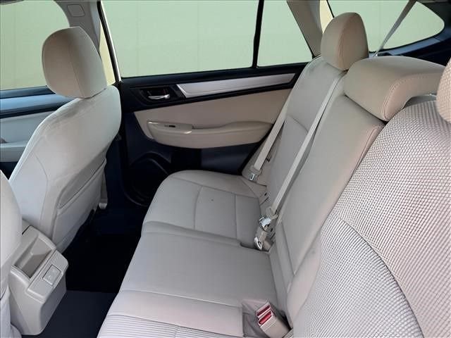 Used 2019 White Subaru 2.5i Premium image 8