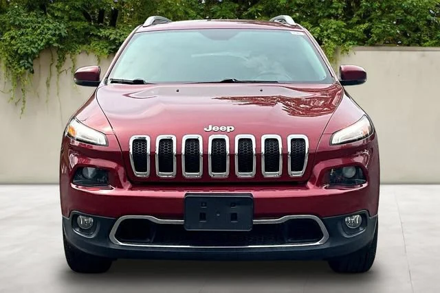 Used 2017 Jeep Cherokee Limited with VIN 1C4PJMDS8HW645292 for sale in Beachwood, OH