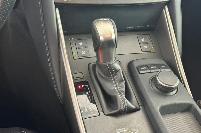 Used 2020 White Lexus 350 image 24