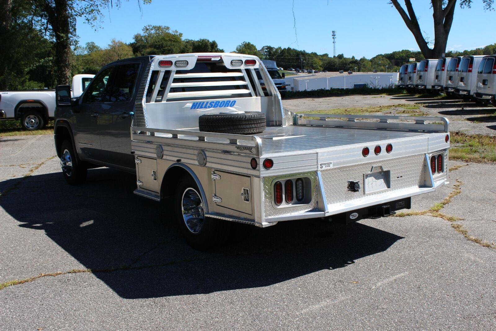 New 2026 Sterling Metallic GMC SLE image 5