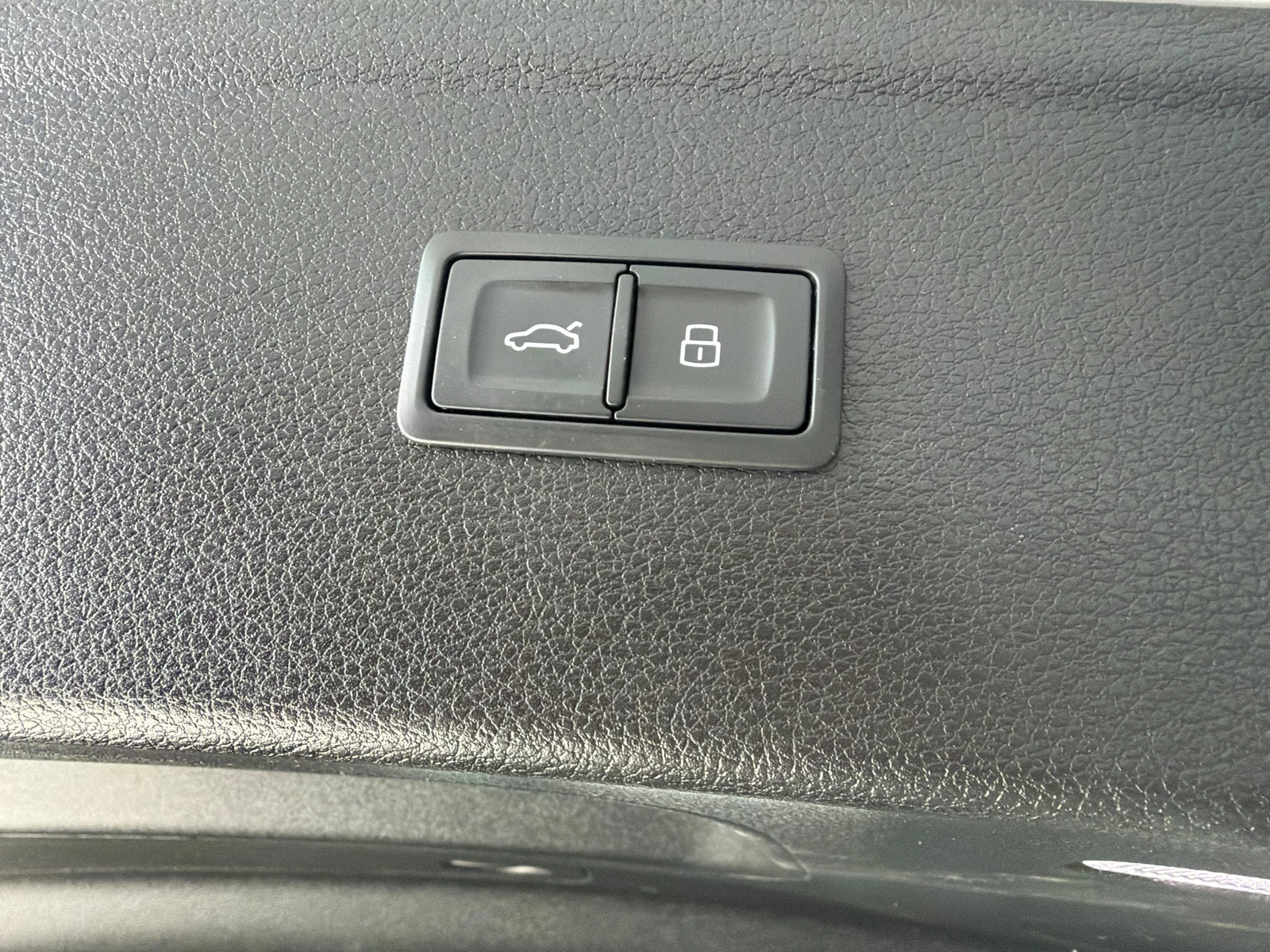 Used 2022 White Audi SQ5 Technik image 8