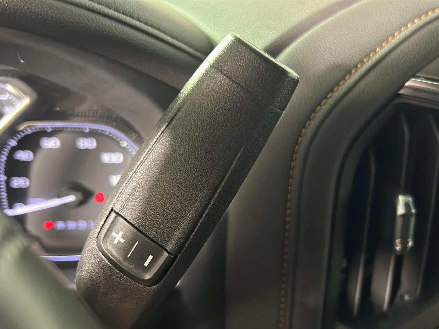 Used 2022 Onyx Black GMC AT4 image 27