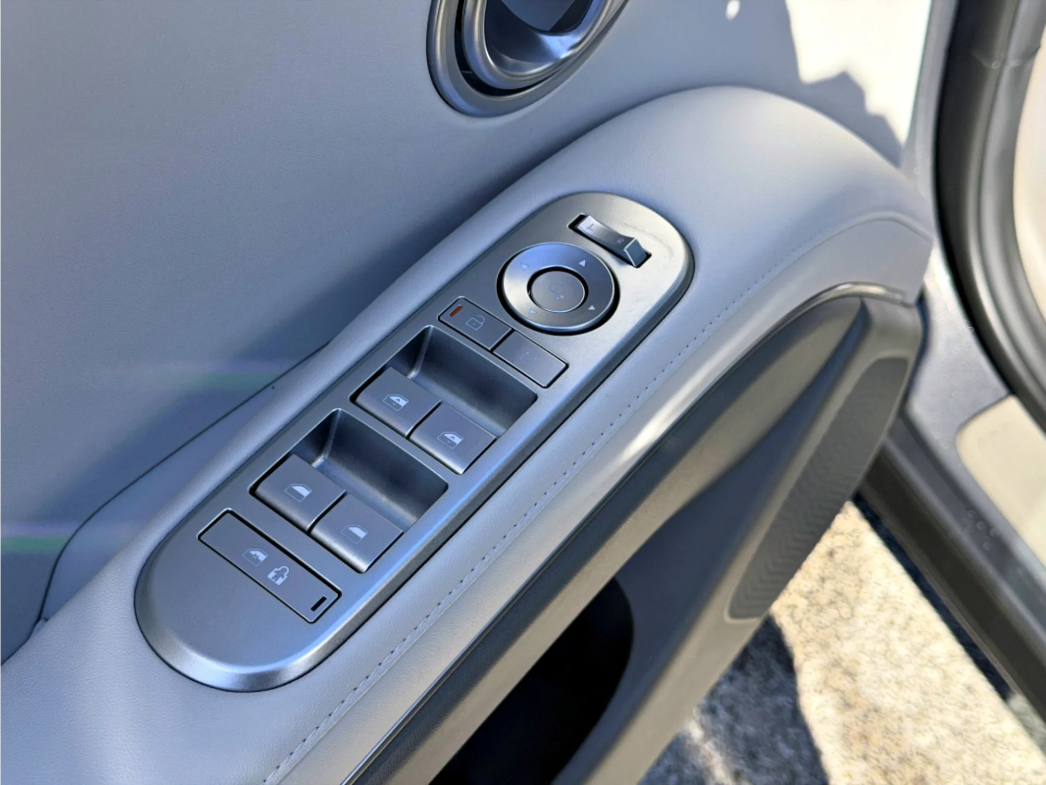 New 2027 Ecotronic Gray Pearl Hyundai SEL Premium 7P image 19