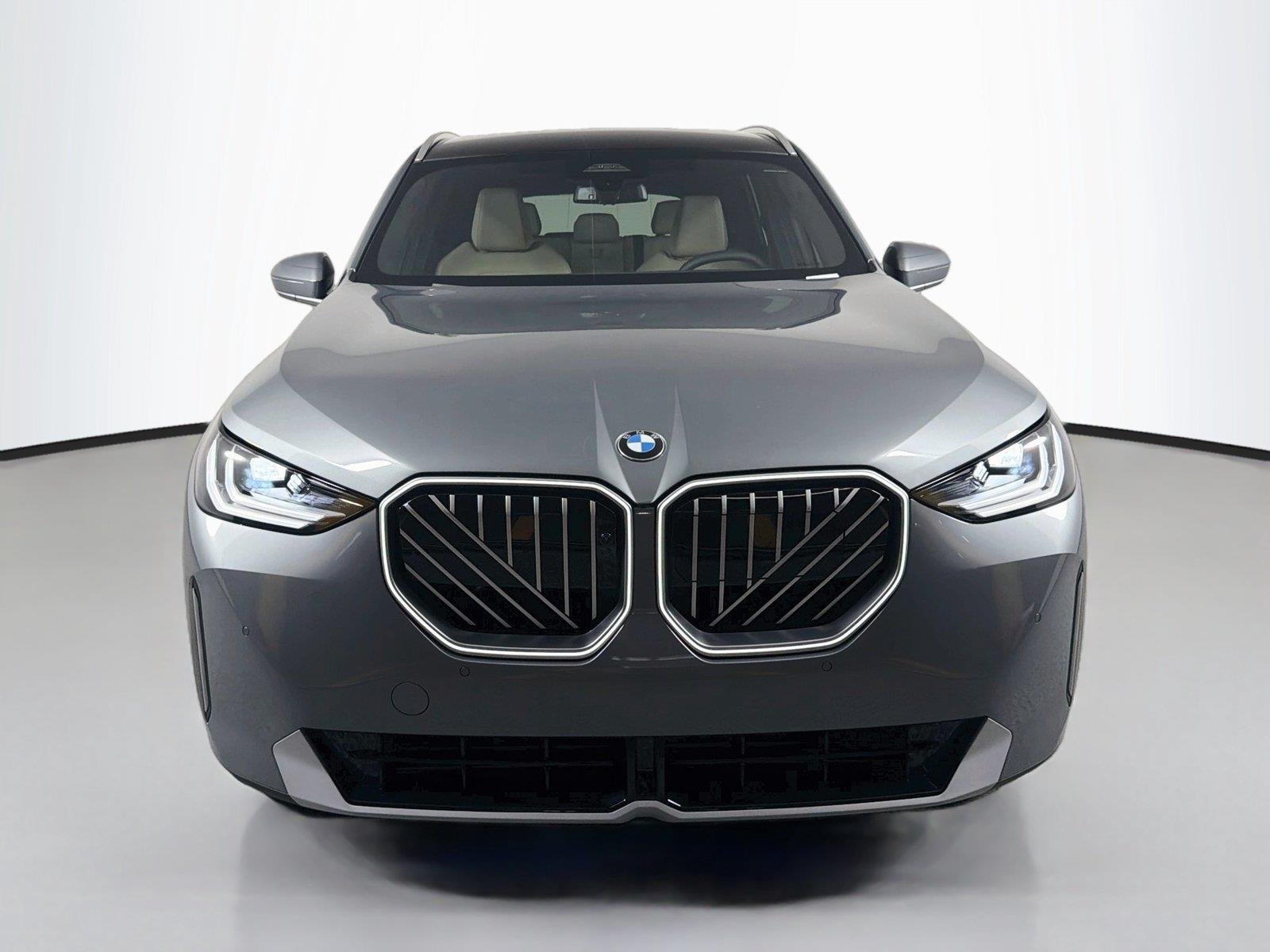 New 2026 Skyscraper Grey Metallic BMW 30 xDrive image 2