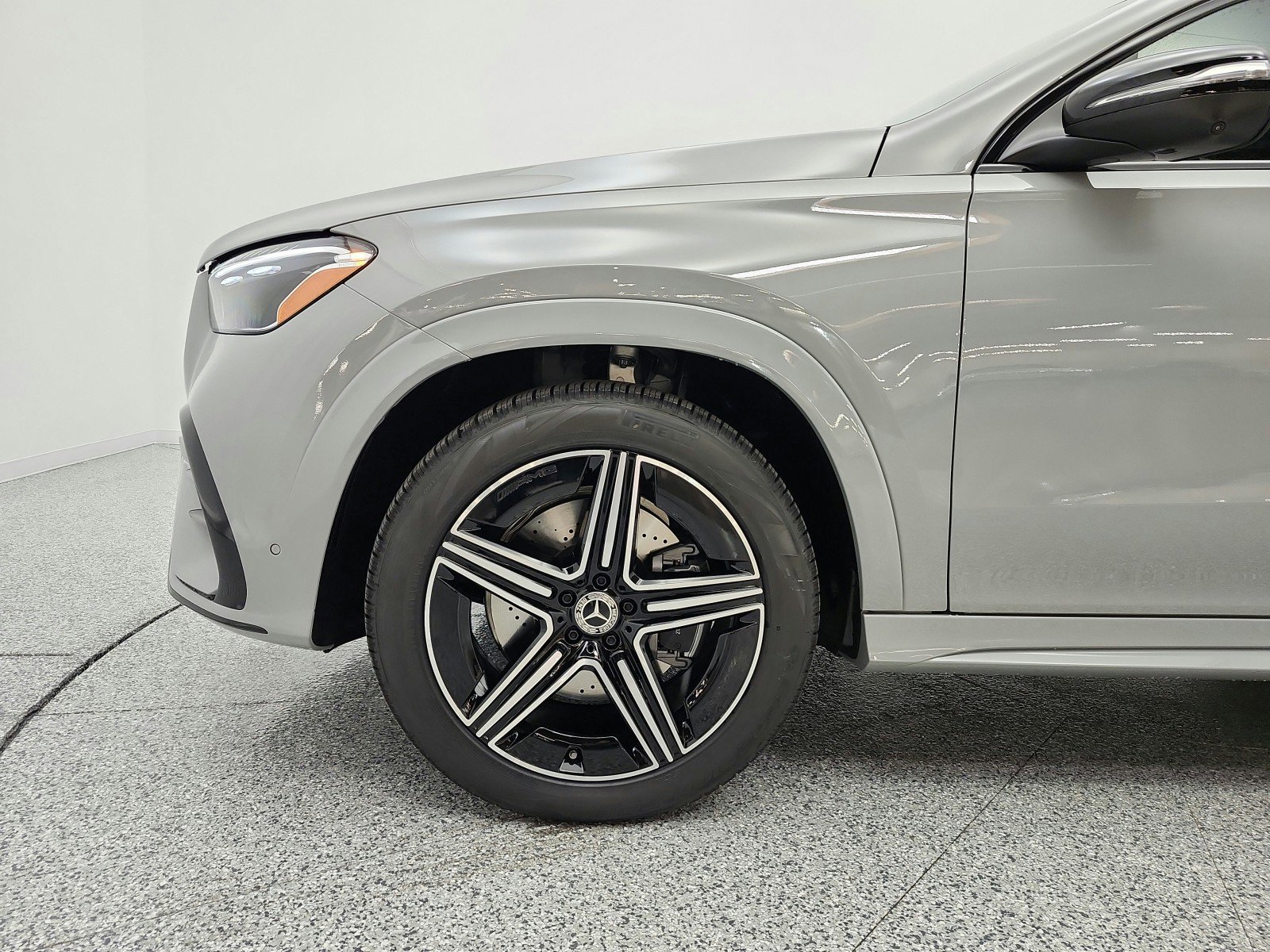 New 2026 MANUFAKTUR Alpine Grey Mercedes-Benz GLE 450 4MATIC® Coupe image 44