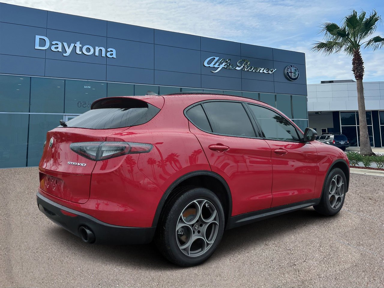 2025 Alfa Romeo Stelvio Sprint Base photo 3