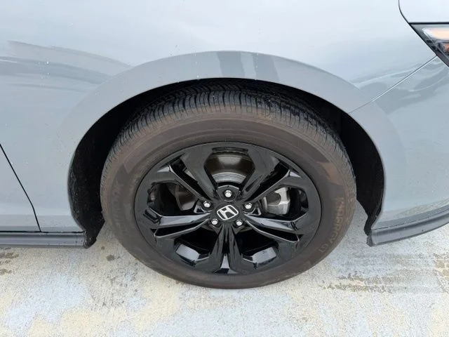 2025 Honda Accord SE - Photo 9