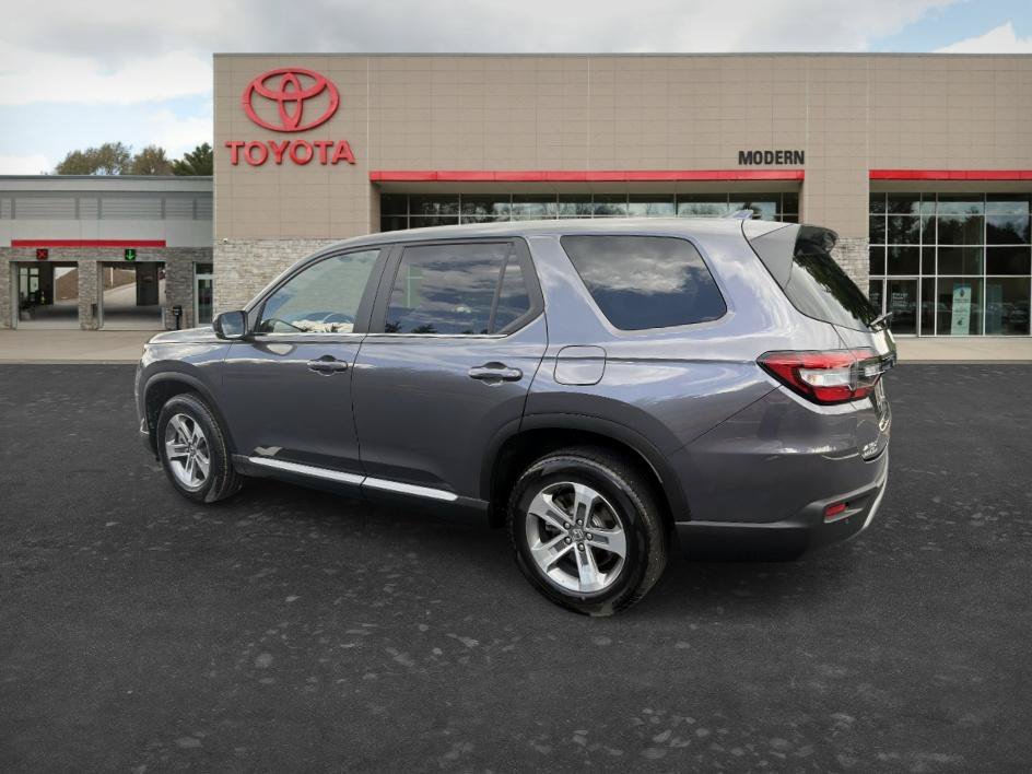 Used 2023 Modern Steel Metallic Honda EX-L 8 Passenger image 6