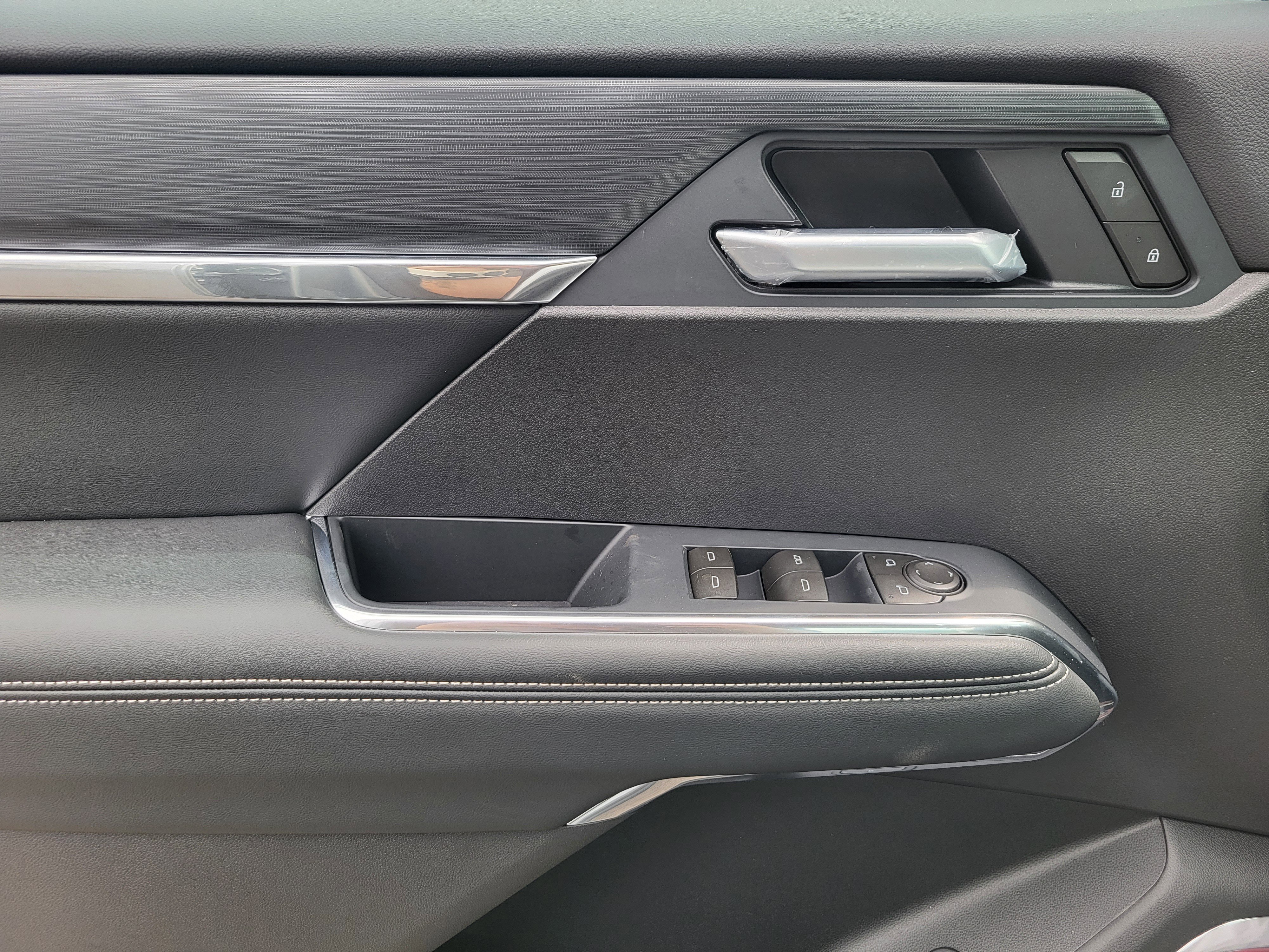 New 2026 Sterling Metallic GMC Elevation image 19