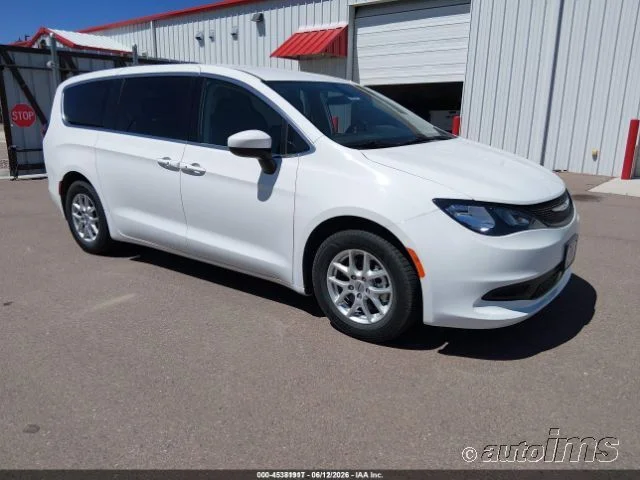 Used 2022 White Chrysler LX image 13
