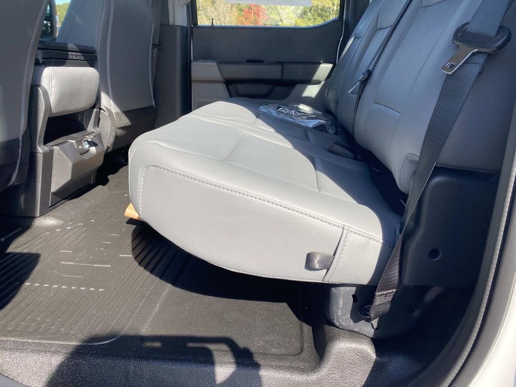 New 2026 Oxford White Ford F-450® XL image 10
