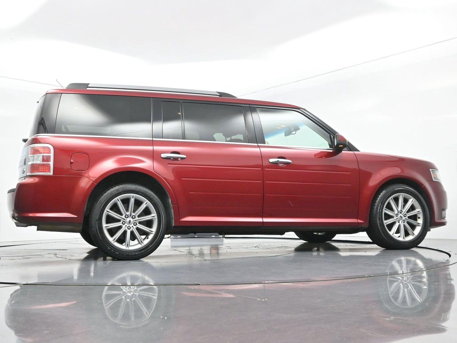 Used 2014 Ruby Red Metallic Tinted Clearcoat Ford Limited image 50